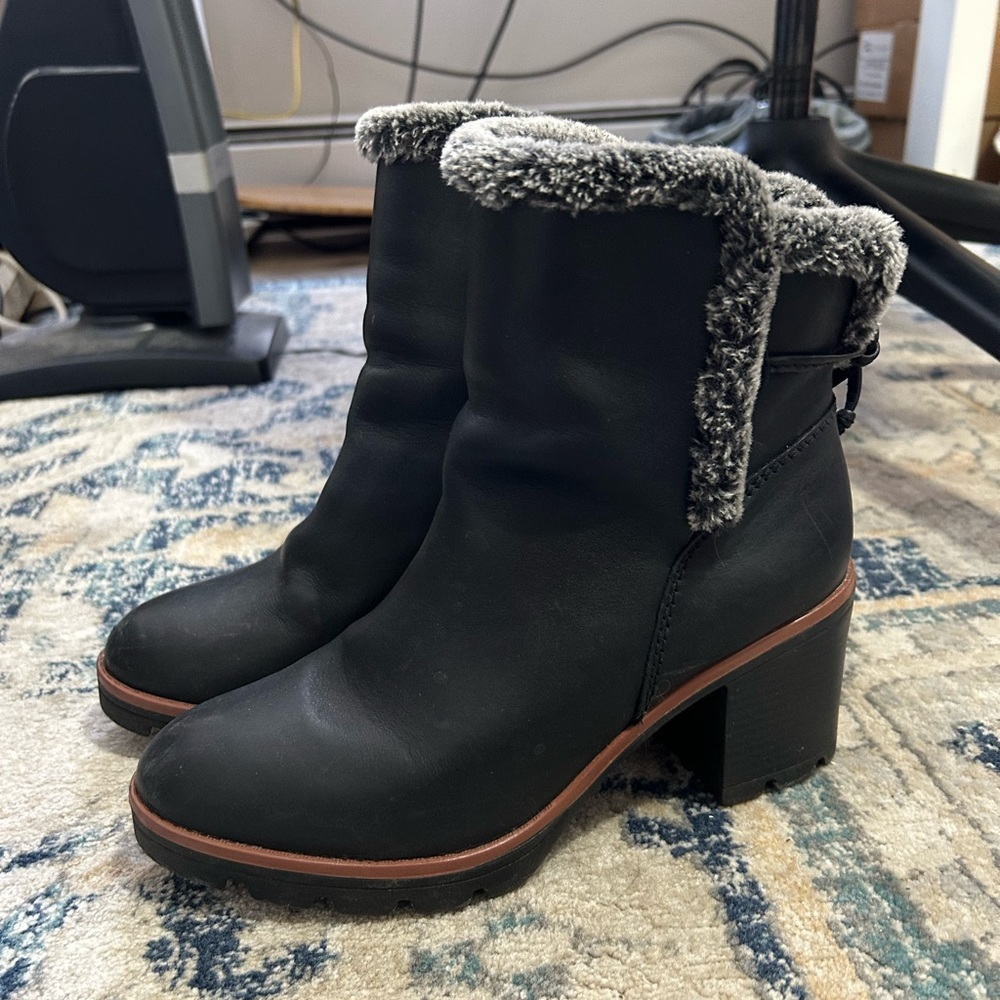 Naturalizer Black Leather Waterproof Booties